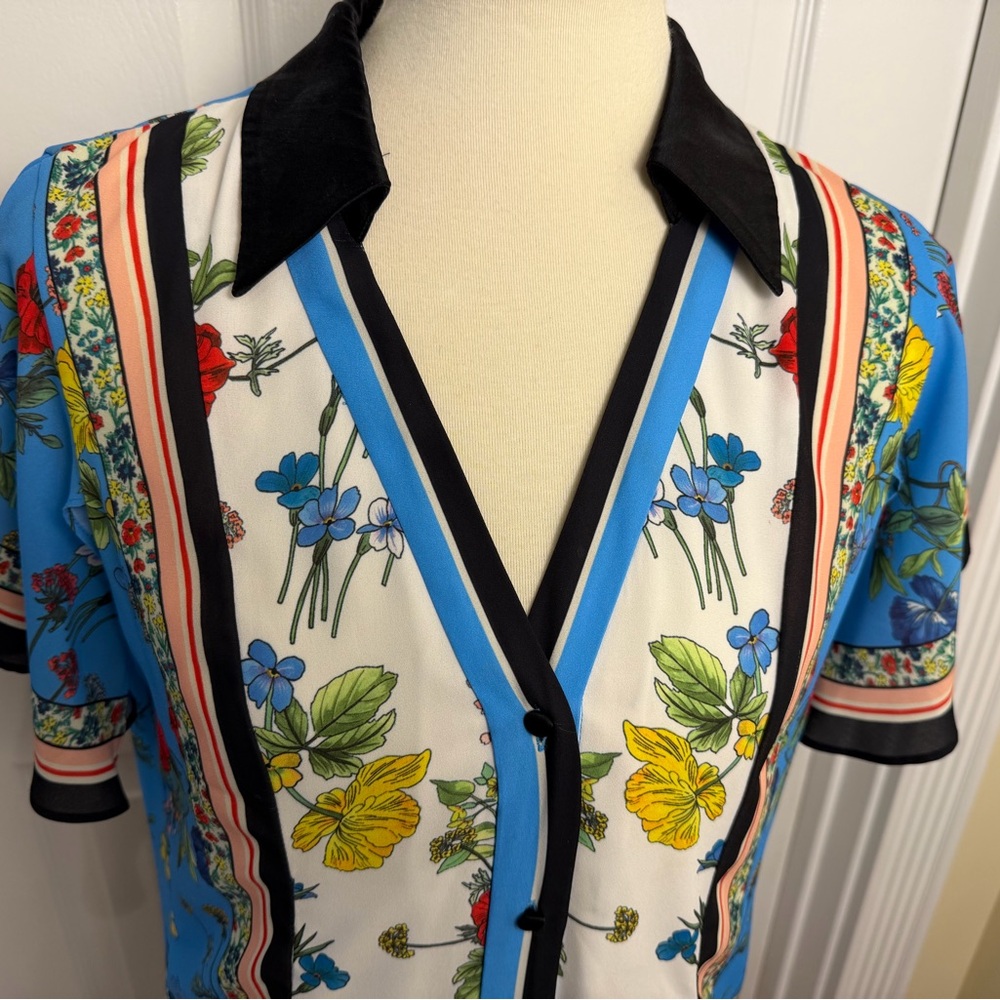 Alice & Olivia Floral Button-Front Blue & Cream Shirt Dress - Picture 2 of 9